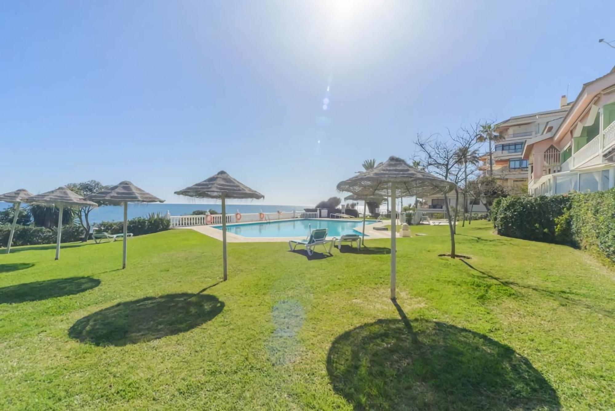 Urbanization On The Beach Front 1-3 La Cala De Mijas Luaran gambar
